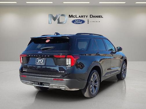 Agate Black Metallic 2026 Ford Explorer Active