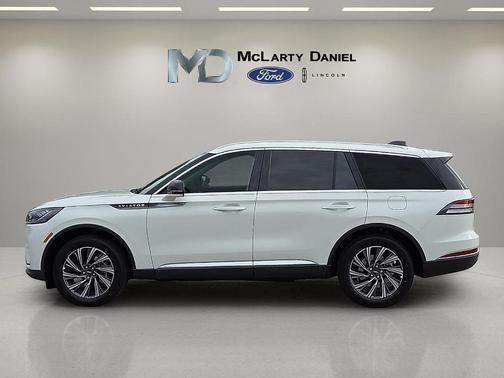 Pristine White 2026 Lincoln Aviator Premiere