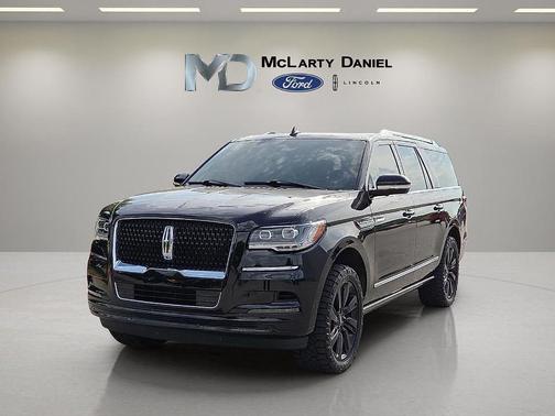 Black Metallic 2024 Lincoln Navigator L Reserve