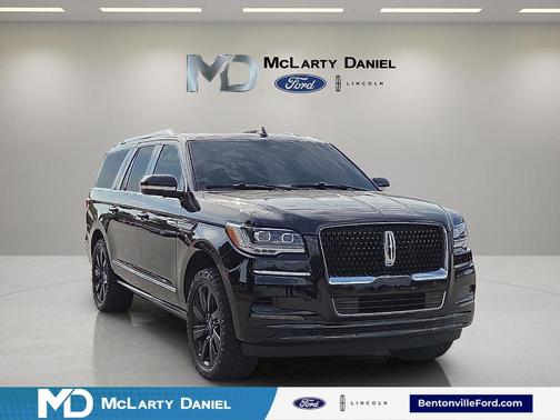 Black Metallic 2024 Lincoln Navigator L Reserve