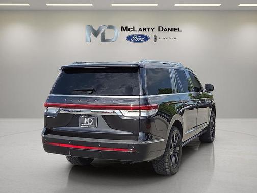 Black Metallic 2024 Lincoln Navigator L Reserve
