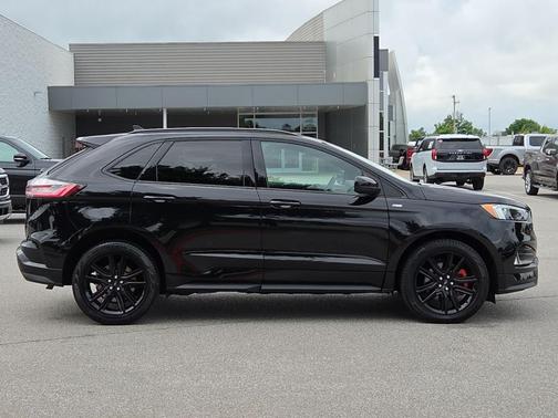 Black Metallic 2024 Ford Edge ST Line