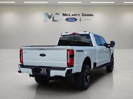 Star White 2026 Ford F-350 Lariat Super Duty