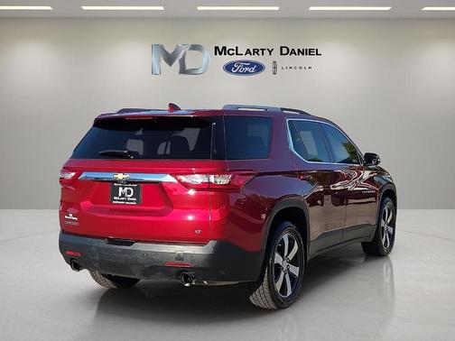 Cajun Red Tintcoat 2018 Chevrolet Traverse LT Leather