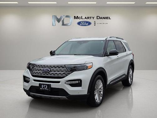 White Metallic 2022 Ford Explorer Limited