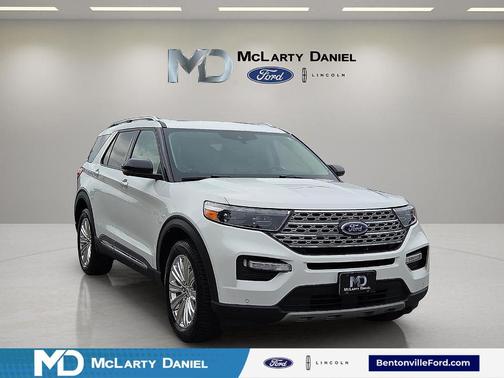 White Metallic 2022 Ford Explorer Limited