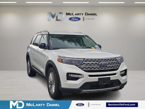 White Metallic 2022 Ford Explorer Limited