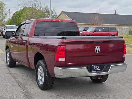 Delmonico Red Pearlcoat 2019 RAM 1500 Classic Tradesman