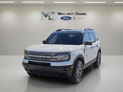 Oxford White 2024 Ford Bronco Sport Badlands
