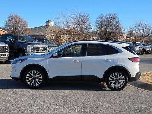 2020 Ford Escape Titanium Hybrid