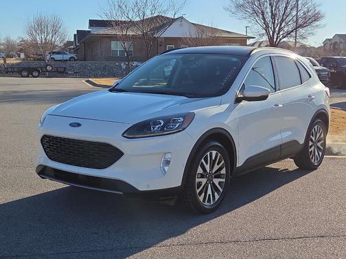 2020 Ford Escape Titanium Hybrid