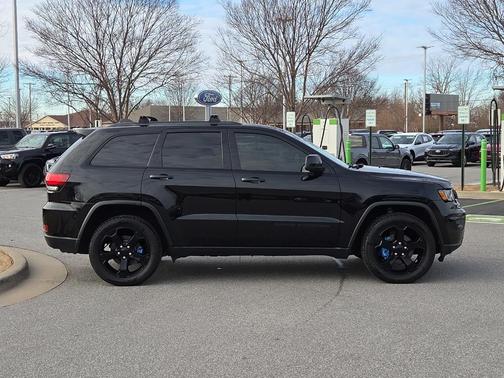 2019 Jeep Grand Cherokee Laredo