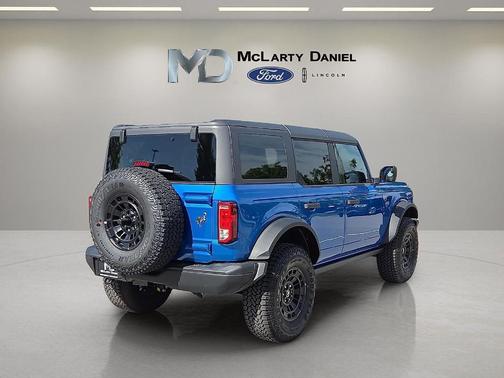 Velocity Blue Metallic 2026 Ford Bronco Big Bend