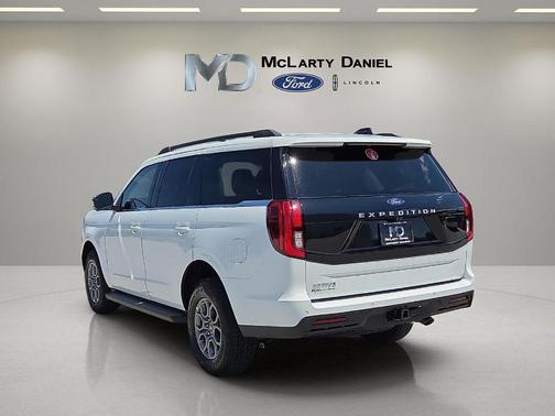 Oxford White 2026 Ford Expedition Active