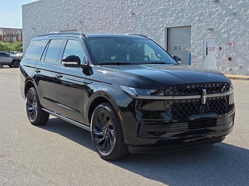 Infinite Black Metallic 2026 Lincoln Navigator Reserve