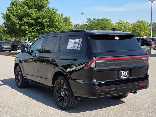 Infinite Black Metallic 2026 Lincoln Navigator Reserve