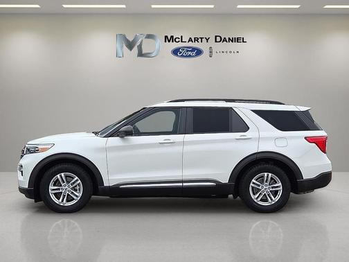 Star White 2020 Ford Explorer XLT