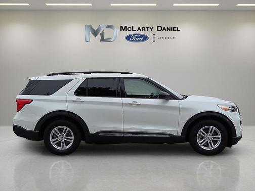 Star White 2020 Ford Explorer XLT