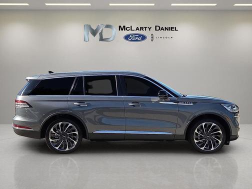 Metallic 2023 Lincoln Aviator Reserve AWD