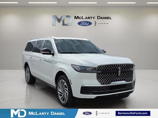 White Metallic 2026 Lincoln Navigator L Reserve