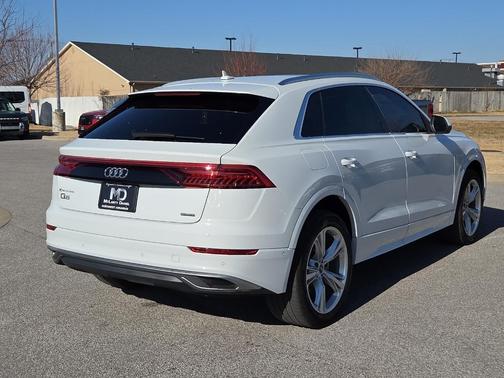 2022 Audi Q8 55 Premium Plus