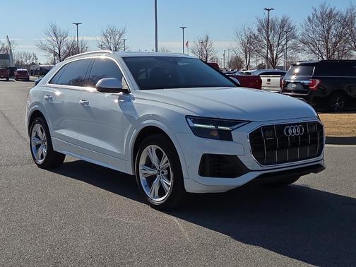 2022 Audi Q8 55 Premium Plus