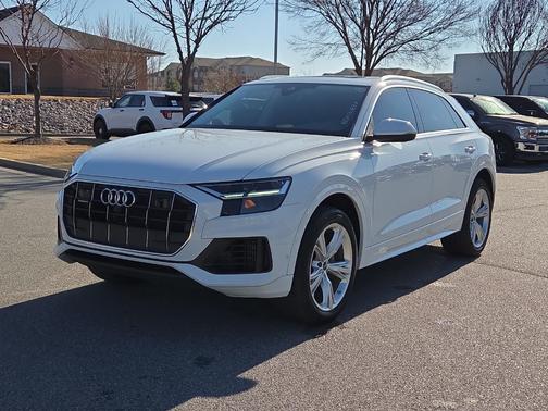 2022 Audi Q8 55 Premium Plus