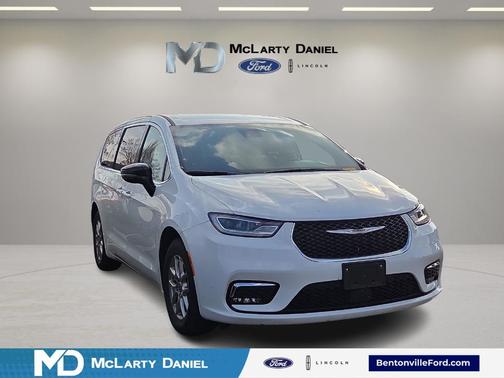 2024 Chrysler Pacifica Touring-L