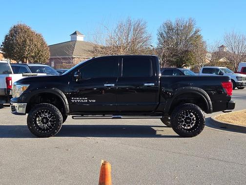 2018 Nissan Titan SV