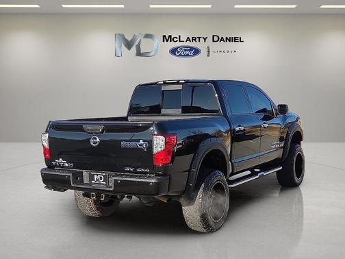 2018 Nissan Titan SV