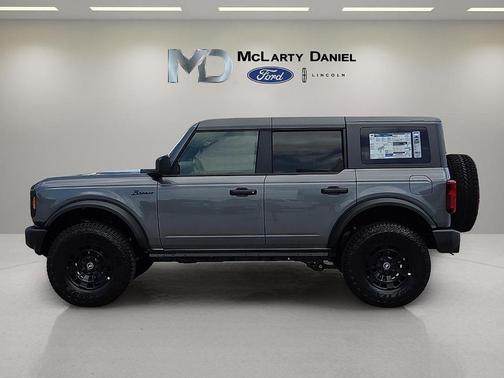 Carbonized Gray Metallic 2026 Ford Bronco Big Bend