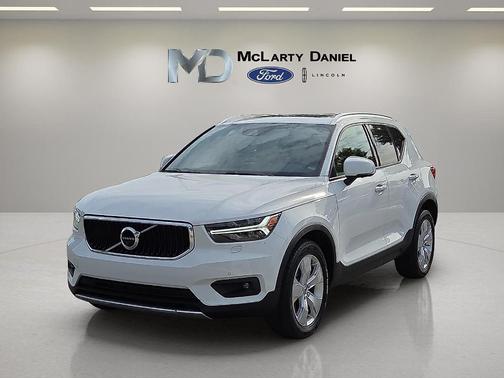 2020 Volvo XC40 T5 Momentum