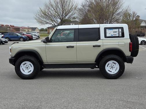 Desert Sand 2026 Ford Bronco Heritage Edition
