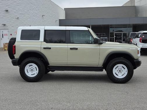 Desert Sand 2026 Ford Bronco Heritage Edition