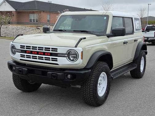 Desert Sand 2026 Ford Bronco Heritage Edition