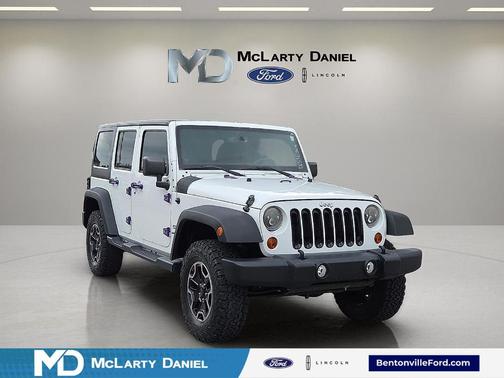 Bright White Clearcoat 2013 Jeep Wrangler Unlimited Sport