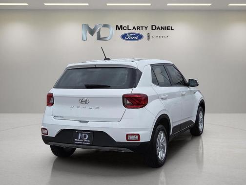 2025 Hyundai VENUE SE