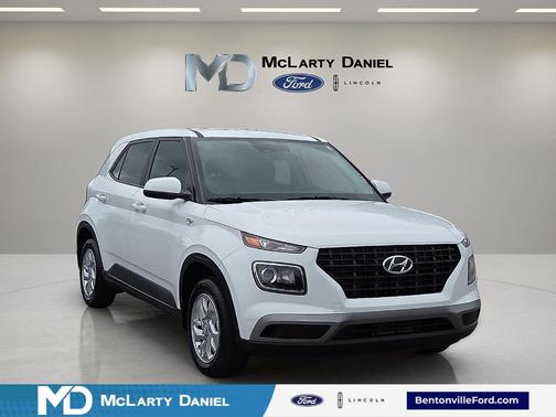 2025 Hyundai VENUE SE