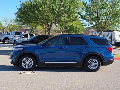 Atlas Blue Metallic 2021 Ford Explorer XLT