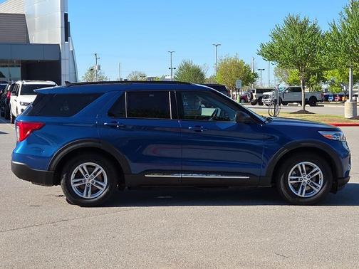 Atlas Blue Metallic 2021 Ford Explorer XLT