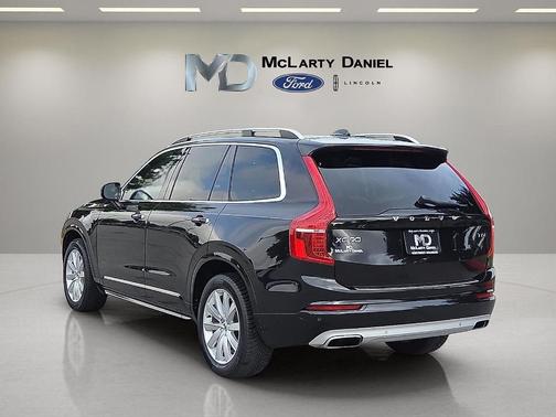 Onyx Black Metallic 2016 Volvo XC90 T6 Momentum