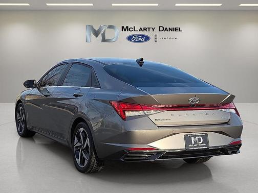 2022 Hyundai ELANTRA Limited