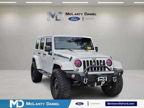 Bright White Clearcoat 2014 Jeep Wrangler Unlimited Sahara