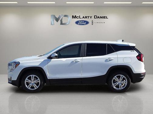 Summit White 2024 GMC Terrain SLE