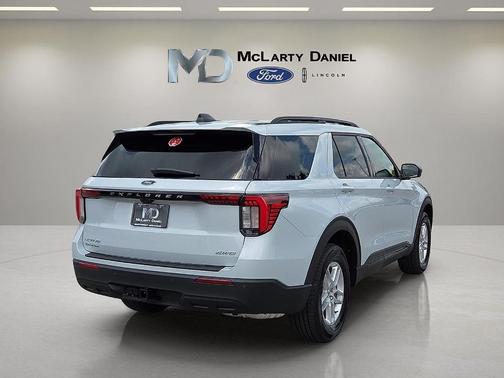 Space White Metallic 2026 Ford Explorer Active