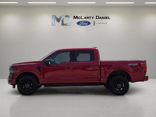 Ruby Red Metallic Tinted Clearcoat 2026 Ford F-150 XLT