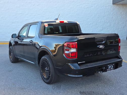 2025 Ford Maverick Lobo Standard