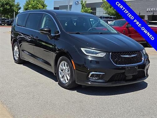 2023 Chrysler Pacifica Touring-L
