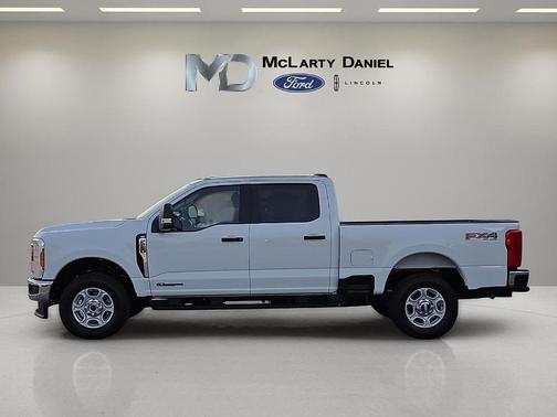 Oxford White 2026 Ford F-250 XLT