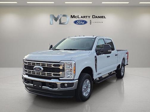 Oxford White 2026 Ford F-250 XLT
